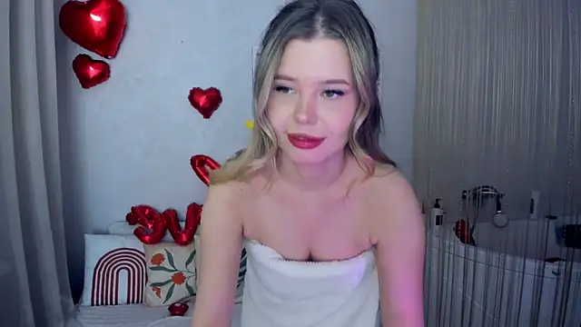 FollowLovee's cam snapshot