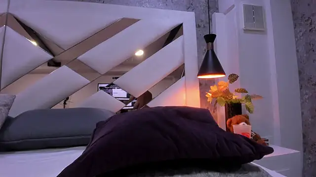 Charliee_Jhonson_'s cam snapshot