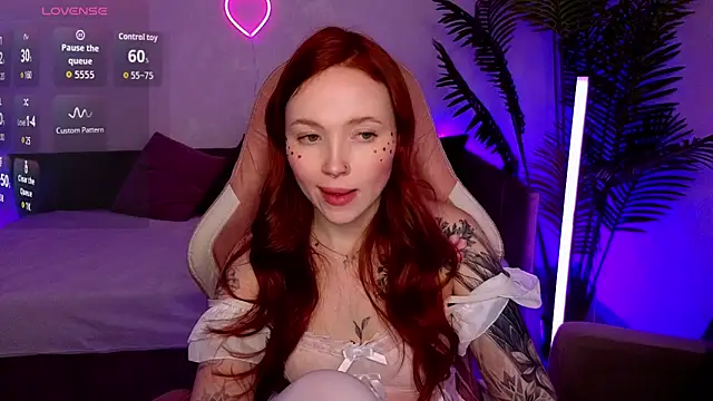 Maya_Light's cam snapshot