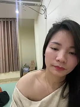 Bee_Yellow00 live sex cam