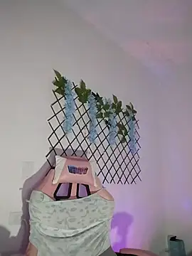 collegechica's cam snapshot