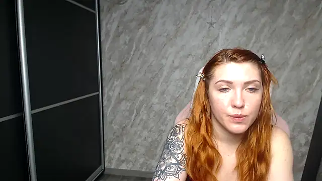 Reginasmilee live sex cam