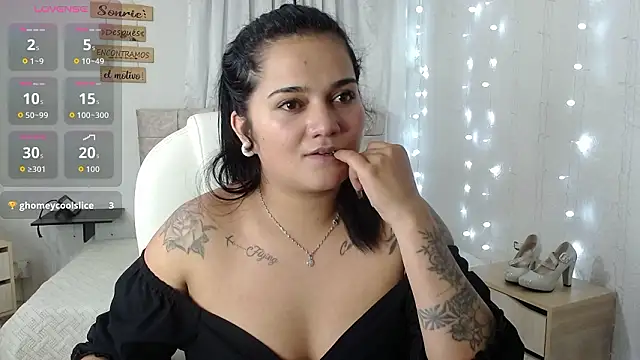 mia_traveluxe's cam snapshot