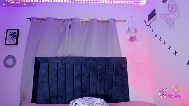 emmie_bunny live sex cam