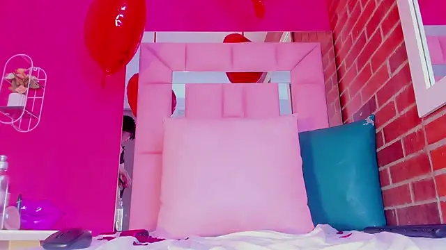 Baby_doll_XOXO live sex cam