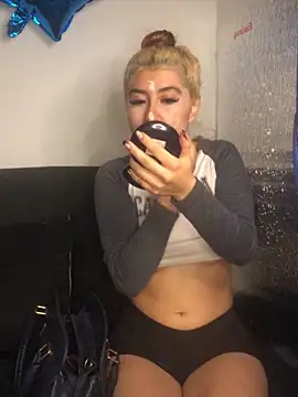 Bella_haddid777 live sex cam