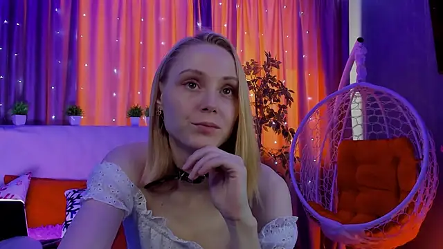 Gina_Gina_love's cam snapshot