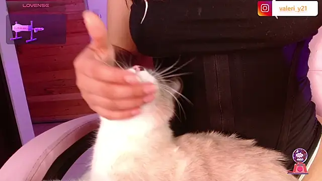 Moonbell_bell's cam snapshot