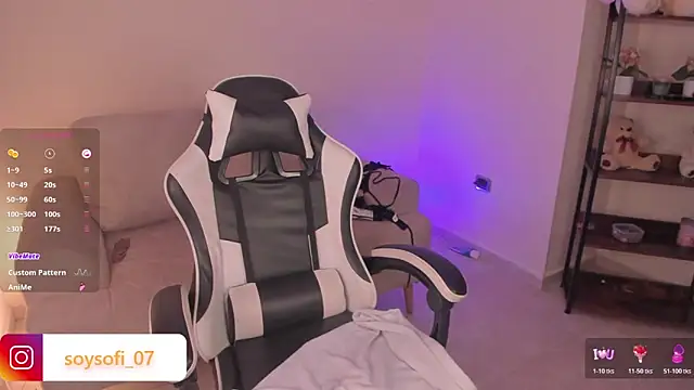 Nina_Blaze's cam snapshot