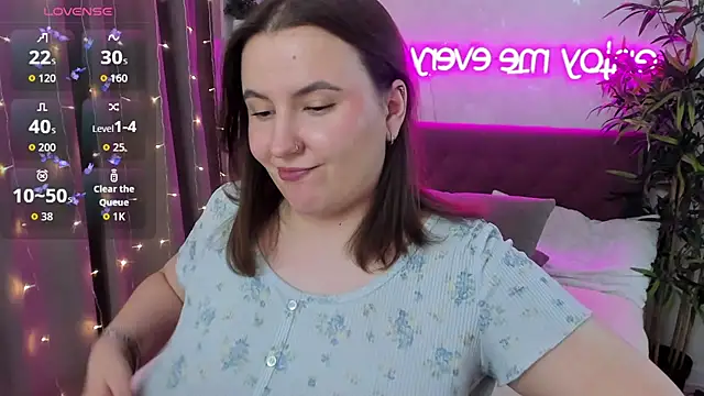 FeralPeach's cam snapshot