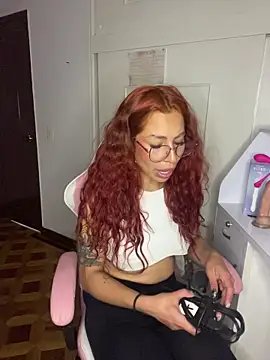 PrettyChloe_'s cam snapshot