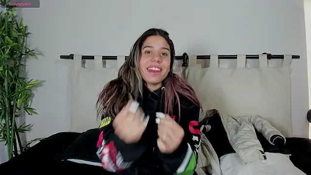 Rachell_criss's cam snapshot