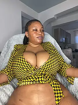 RoyalVibeXO live sex cam