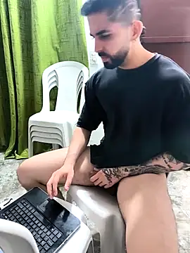 giannis090 live sex cam