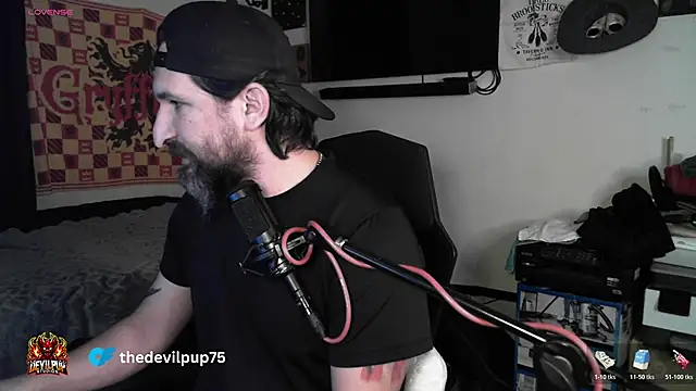 DevilPup75_'s cam snapshot