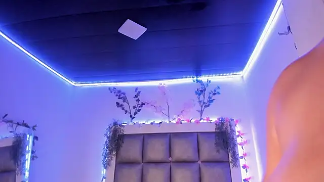 abbiecollins_js's cam snapshot