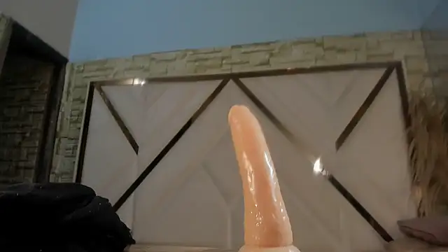 Shara_Oz's cam snapshot