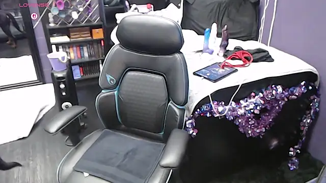 oddywithabody's cam snapshot