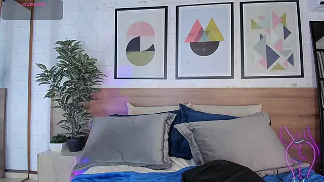 MiaKay1 live sex cam