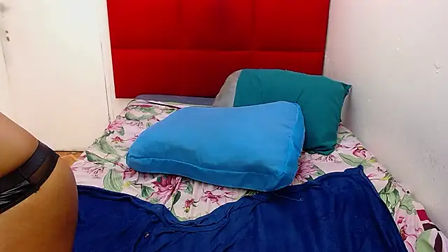 EMBER_FOX live sex cam