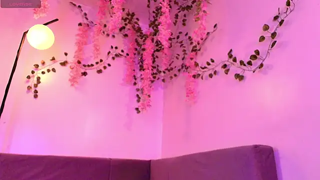 Yuri_Stars live sex cam