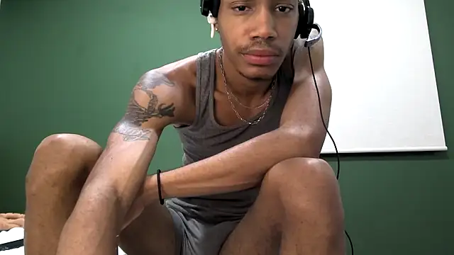 BlackBullTitus live sex cam