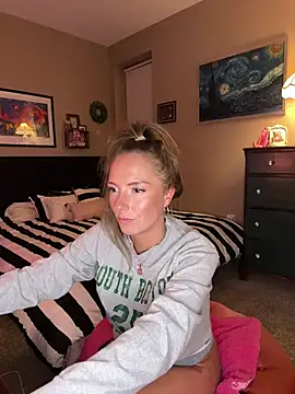 misspollypeach live sex cam