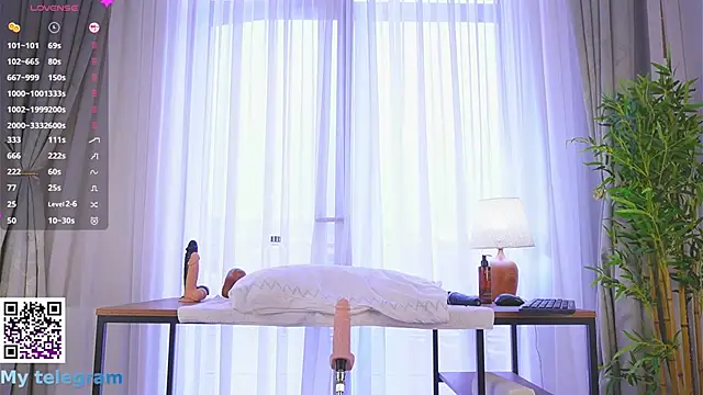 LynBardon live sex cam