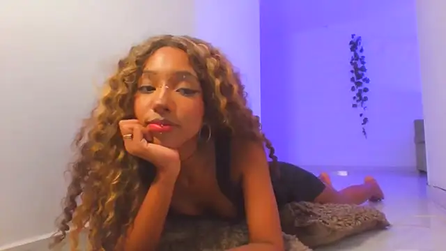 Elaisaprincess's cam snapshot