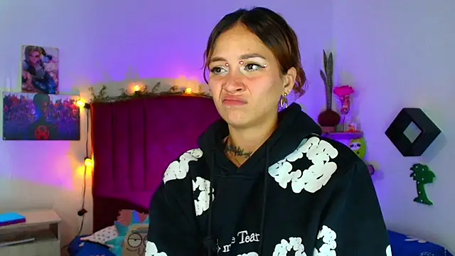 alisson_zafiro_'s cam snapshot