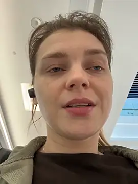 ValenciaShock live sex cam