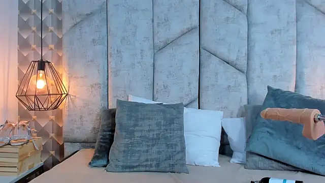 AshleyHill2's cam snapshot