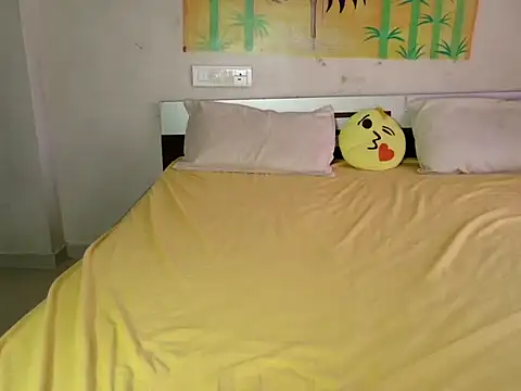 Cuddly-Cloud's cam snapshot