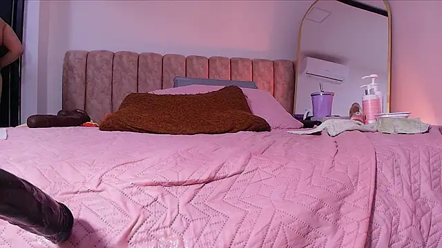 _linda_milk_ live sex cam