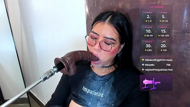 pocahontas_lantina live sex cam