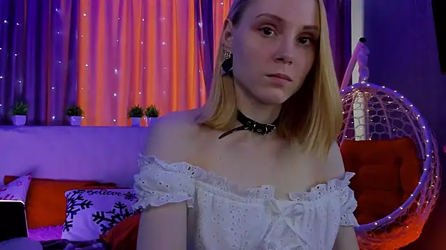 Gina_Gina_love's cam snapshot