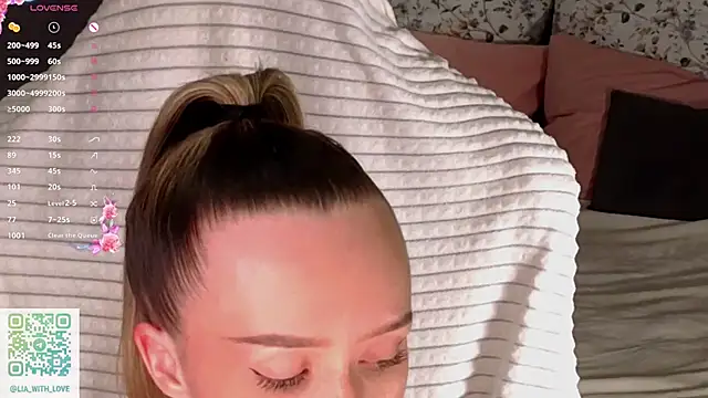 HollisBeckett live sex cam