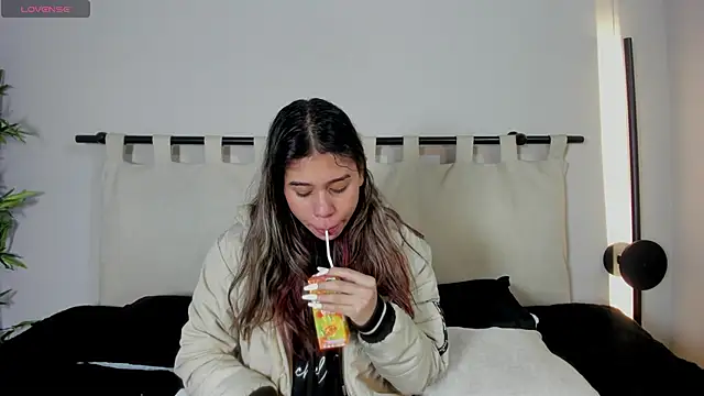 Rachell_criss's cam snapshot