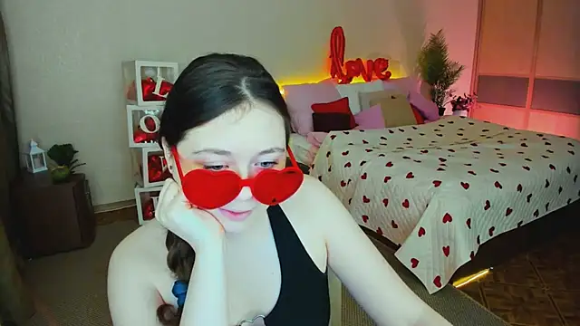 AlluringLookk's cam snapshot