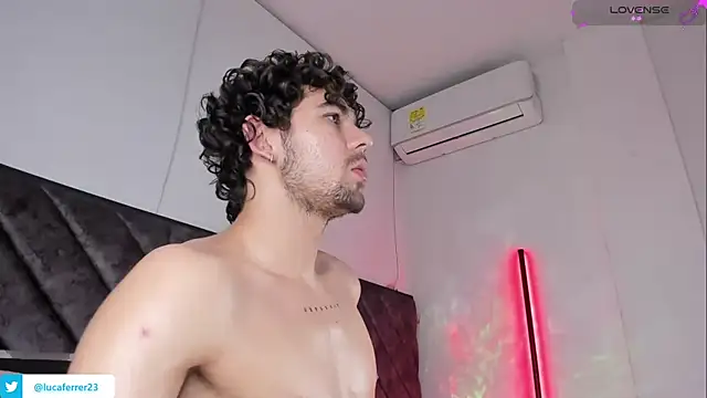 Luca_ferrer_ live sex cam