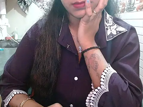 LovingPihu live sex cam