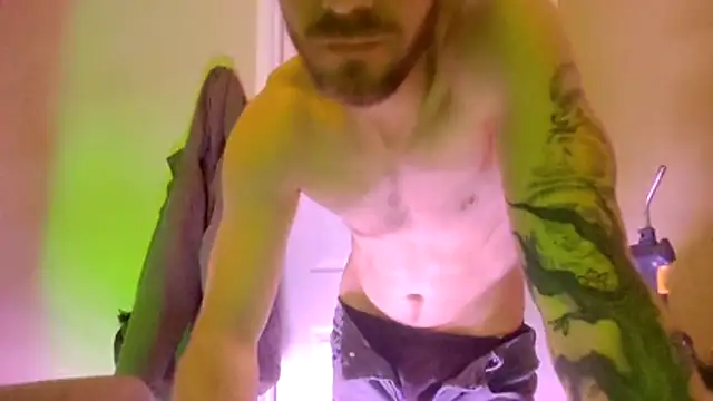 Huntzg23 live sex cam