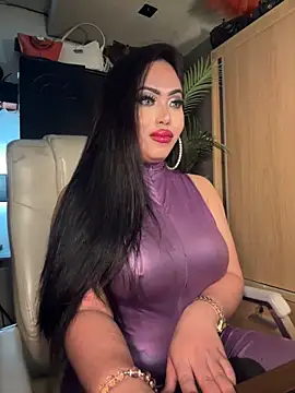 BigDominaMia live sex cam
