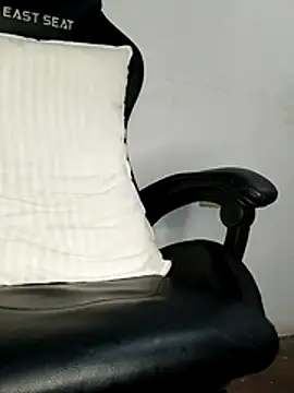 Bosssweet22cm live sex cam