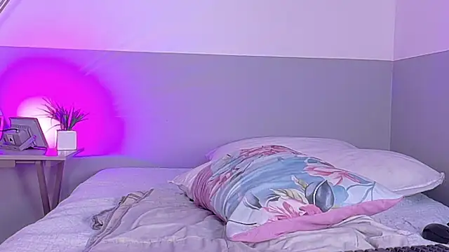 petitelittleebony live sex cam