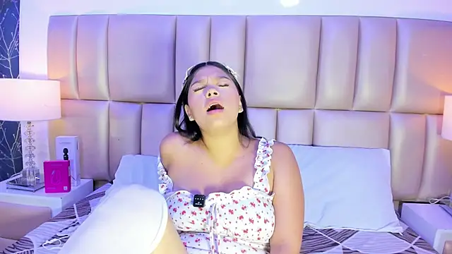 HatsaJones live sex cam