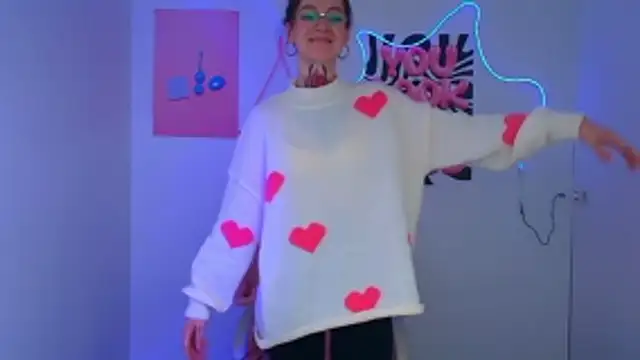 Esmi_Winter's cam snapshot