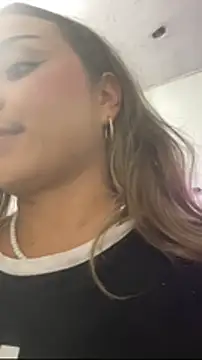 AnnyLopezzz_'s cam snapshot