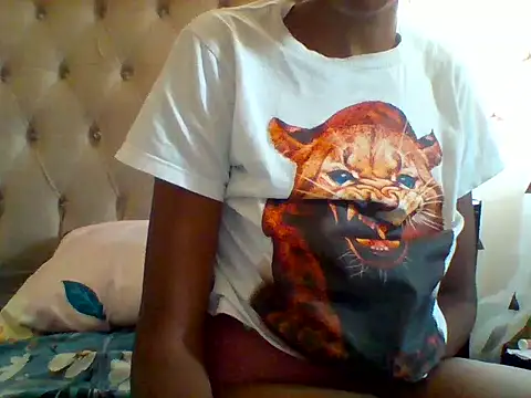 Ntombizodwa10's cam snapshot