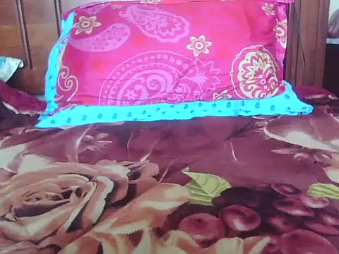 Nuttysub live sex cam